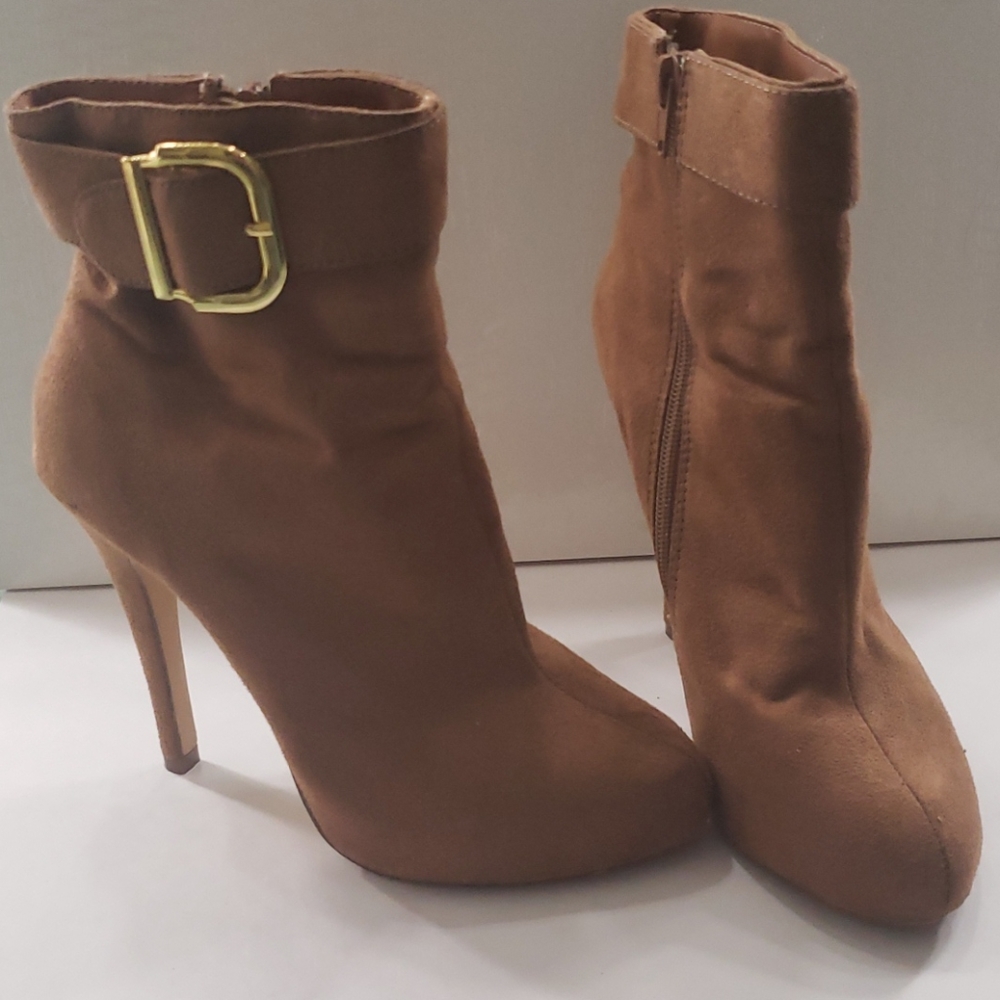 Shoedazzle Brown suede booties